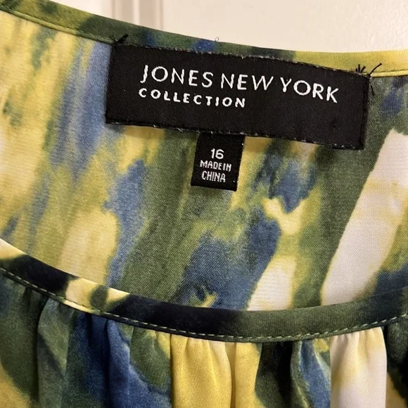 Jones New York tank - Picture 2 of 6